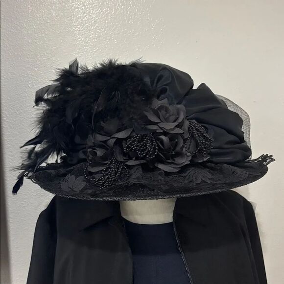 Elsie Massey Accessories - Ladies Black Victorian Touring Hat w/Black Roses